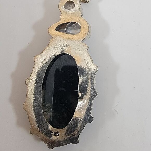 Handmade Silver Pendant with Dendritic Agate and Freshwater Pearls Necklace - Picture 3 of 10